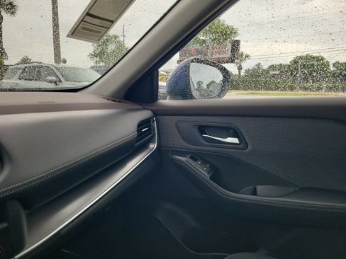 Certified 2023 Nissan Rogue SV FWD image 28