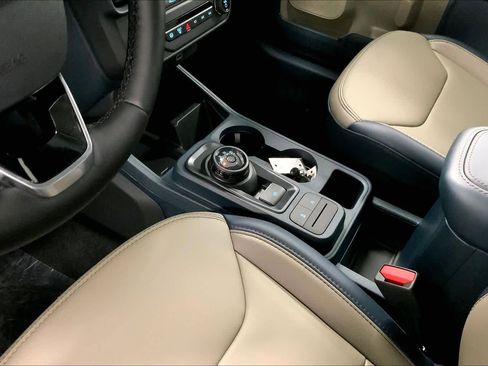 New 2026 Ford Maverick Lariat image 6