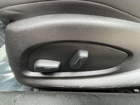 Used 2018 Chevrolet Camaro LT RWD image 11