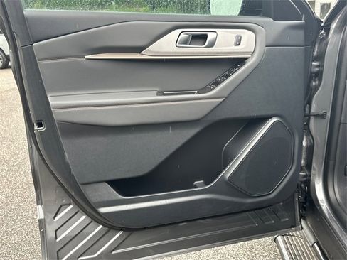New 2025 Ford Explorer Active image 10