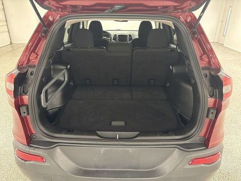 Used 2017 Jeep Cherokee Latitude w/ Cold Weather Group image 25