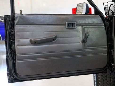 Used 1987 Toyota Pickup 2WD Regular Cab image 17