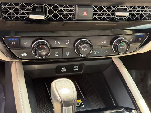 Used 2023 Honda Accord Touring image 17