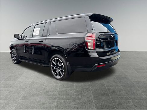 Used 2023 Chevrolet Suburban RST image 3