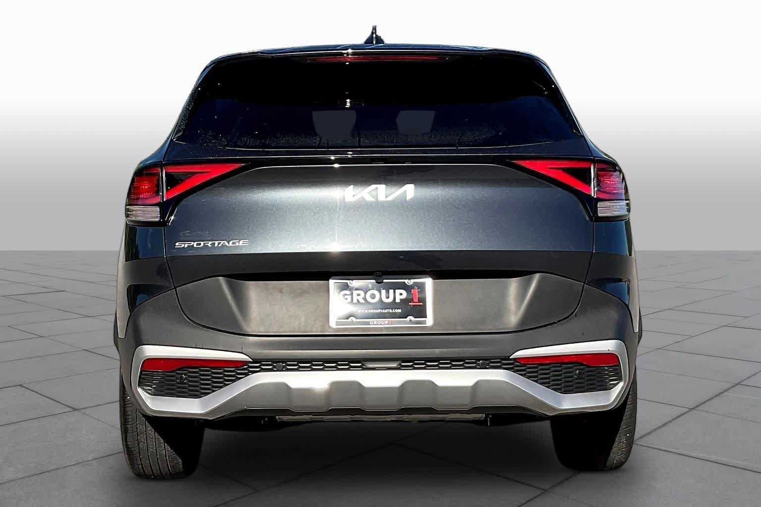 Used 2024 Kia Sportage EX FWD image 5