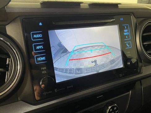 Used 2018 Toyota Tacoma TRD Sport w/ Technology Package AWD/4WD image 9