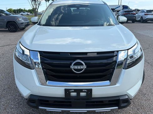 Used 2023 Nissan Pathfinder SL AWD/4WD image 8