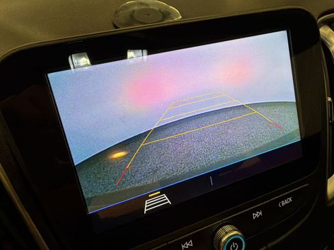 Used 2020 Chevrolet Malibu LS FWD image 18