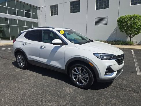 Used 2023 Buick Encore GX Essence w/ Experience Buick Package FWD image 4