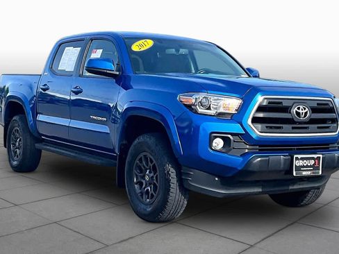 Used 2017 Toyota Tacoma SR5 w/ Tow Package AWD/4WD image 2