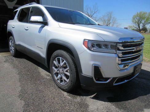 Used 2020 GMC Acadia SLT w/ LPO, Floor Liner Package image 3