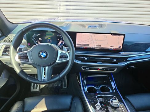 Used 2025 BMW X7 M60i AWD/4WD image 8