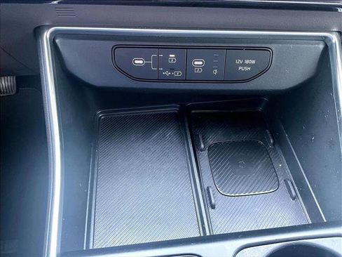 Used 2025 Kia Carnival EX FWD image 26