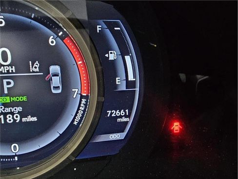 Used 2017 Lexus IS 200t RWD image 18