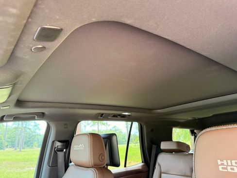 Used 2021 Chevrolet Tahoe High Country w/ Premium Package RWD image 21