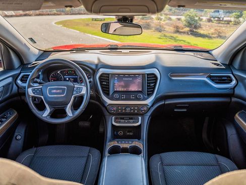 Used 2023 GMC Acadia SLE w/ Driver Convenience Package image 22