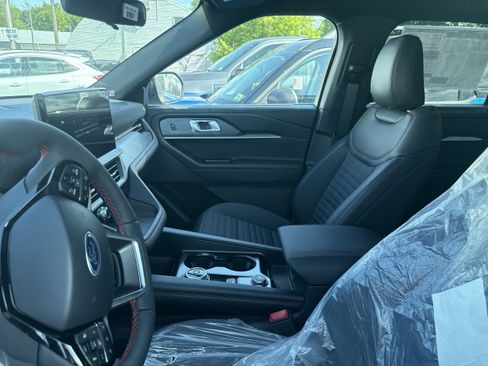 New 2026 Ford Explorer ST-Line AWD/4WD image 4