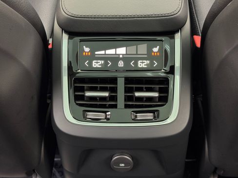 Used 2023 Volvo XC90 T8 Plus image 36