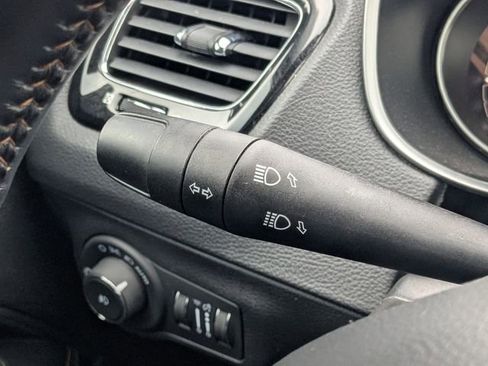 Used 2021 Jeep Compass Limited image 27