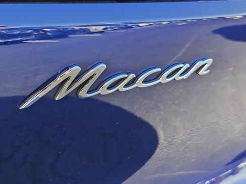 Used 2022 Porsche Macan image 20