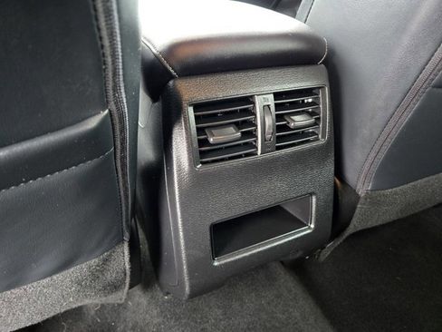 Used 2022 Mitsubishi Outlander SE image 28