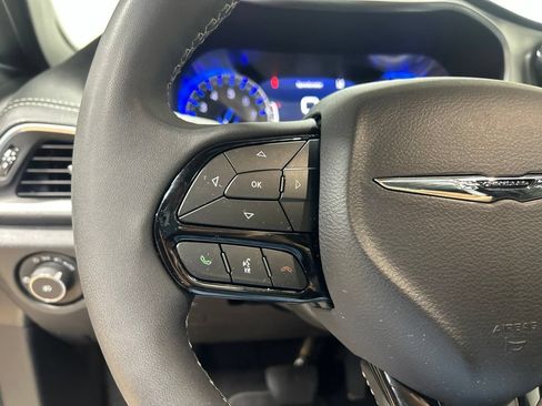 Used 2023 Chrysler Pacifica Limited w/ S Appearance Package AWD/4WD image 40
