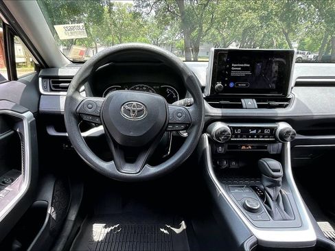 Used 2025 Toyota RAV4 XLE AWD/4WD image 8