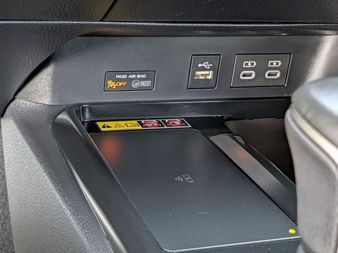 Used 2025 Toyota Camry SE FWD image 16
