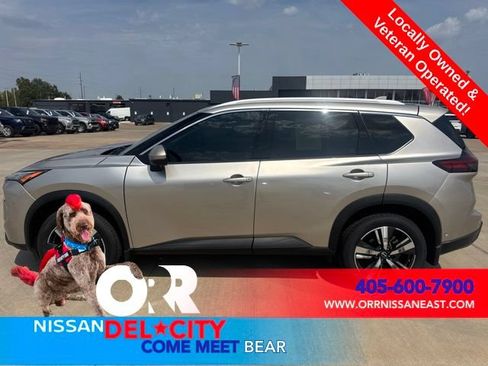 Used 2024 Nissan Rogue SL w/ SL Premium Package FWD image 2