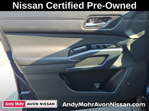 Certified 2025 Nissan Pathfinder SL FWD image 13