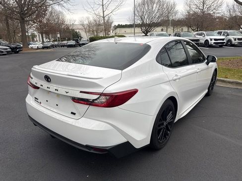 Used 2025 Toyota Camry SE image 16
