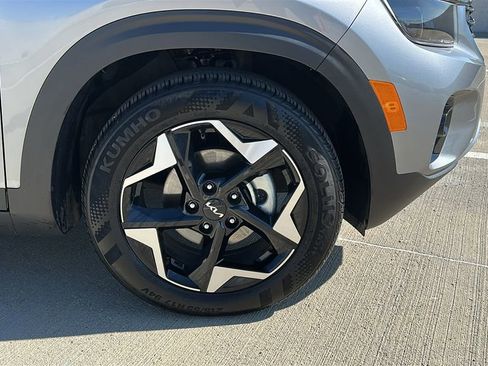 Used 2025 Kia Seltos S image 17