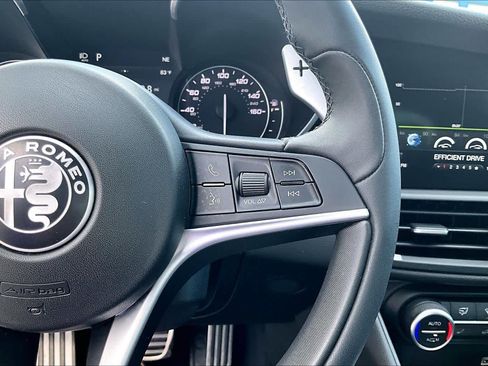 Used 2019 Alfa Romeo Giulia Ti Sport w/ Quick Order Package 22U Sport RWD image 25
