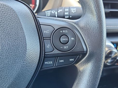 Used 2025 Toyota RAV4 XLE AWD/4WD image 20