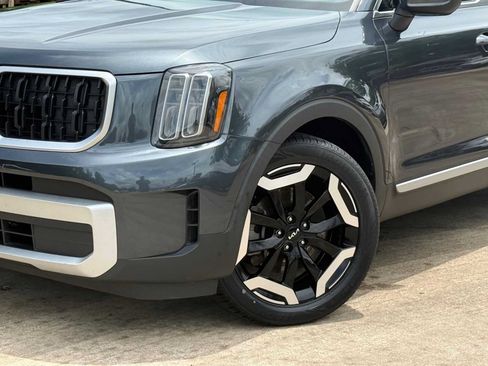 Certified 2024 Kia Telluride EX w/ EX Captain's Chair Package AWD/4WD image 3