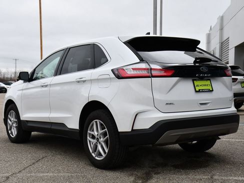 Used 2024 Ford Edge SEL w/ Convenience Package AWD/4WD image 4
