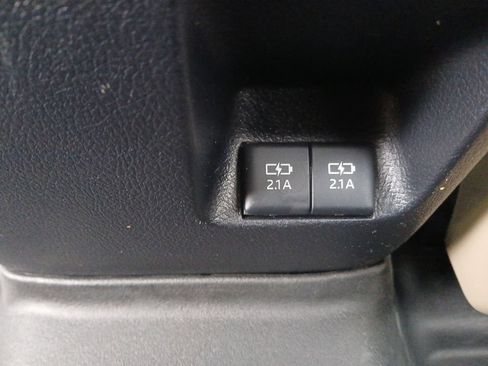 Used 2021 Toyota 4Runner SR5 Premium w/ Moonroof Package RWD image 27