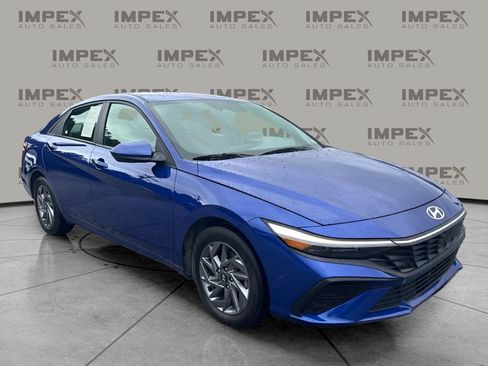 Used 2024 Hyundai Elantra SEL FWD image 4