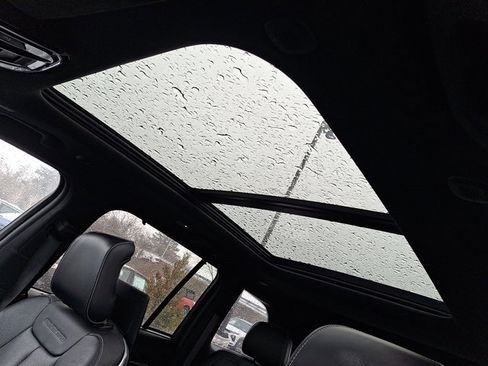 Used 2023 Jeep Grand Cherokee Overland w/ Luxury Tech Group IV image 15