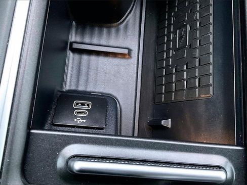 Certified 2025 Ford Expedition Active image 28