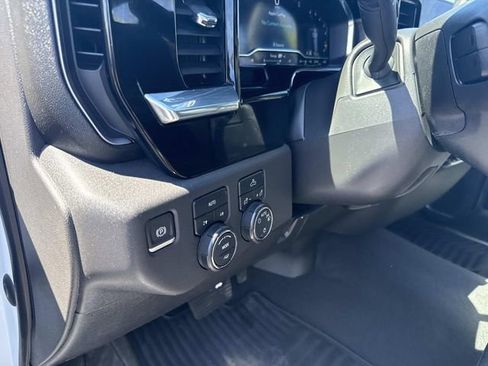 Used 2023 Chevrolet Silverado 1500 LT AWD/4WD image 28