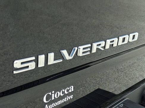 Used 2022 Chevrolet Silverado 1500 LT AWD/4WD image 29