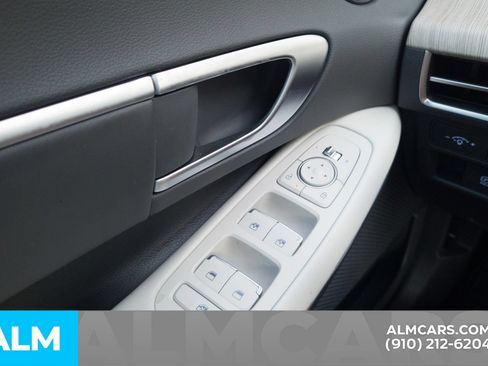 Used 2025 Hyundai Sonata SEL FWD image 28