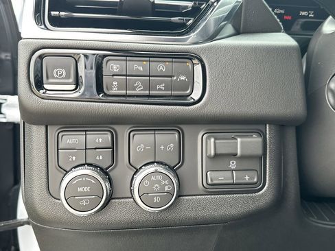 New 2026 GMC Yukon Denali w/ Denali Reserve Package image 19