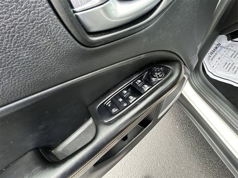 Used 2021 Jeep Compass Limited image 19