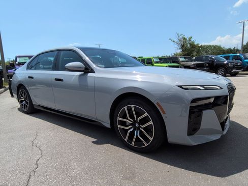 Used 2025 BMW 740i RWD image 2