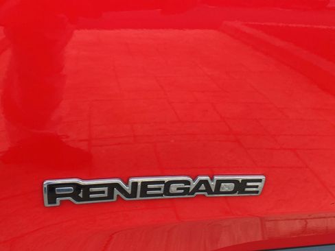 Used 2019 Jeep Renegade Limited w/ UConnect 8.4 Nav Group AWD/4WD image 8