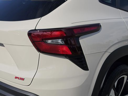 New 2026 Chevrolet Trax RS w/ Sunroof Package FWD image 14