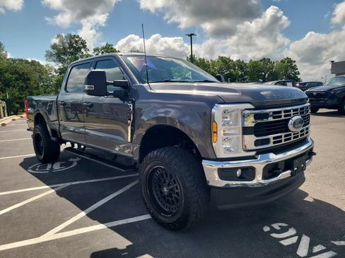 Certified 2025 Ford F250 XLT w/ FX4 Off-Road Package AWD/4WD image 3