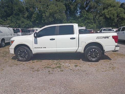 Used 2018 Nissan Titan PRO-4X AWD/4WD image 3
